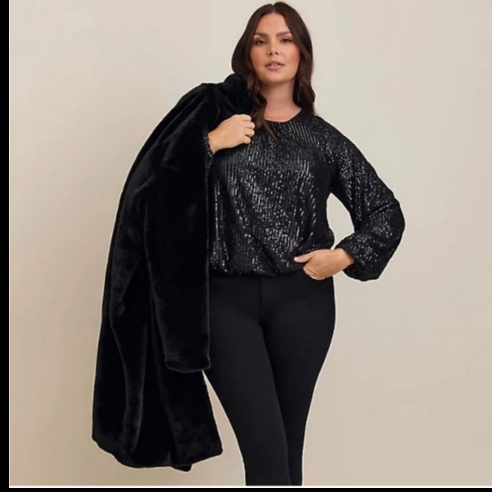 NWT Torrid Sequin Bubble Hem Blouse 3X - Picture 2 of 16